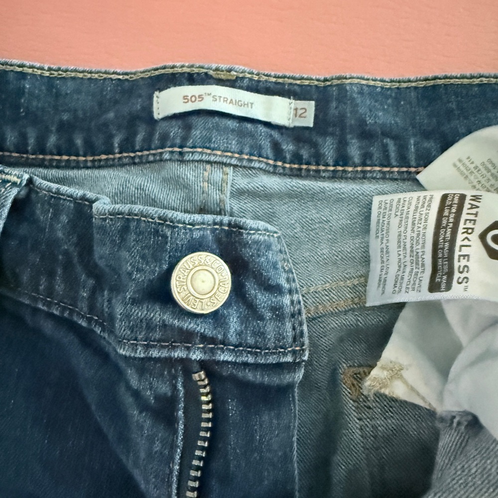Levi's Women's Straight 505 Jeans in Dark Blue size 12, waist 31, length 28 - Picture 5 of 10